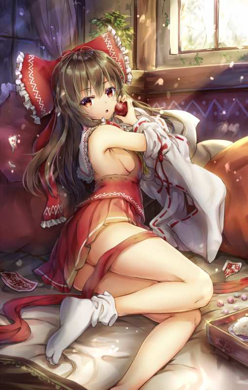 hakurei reimu