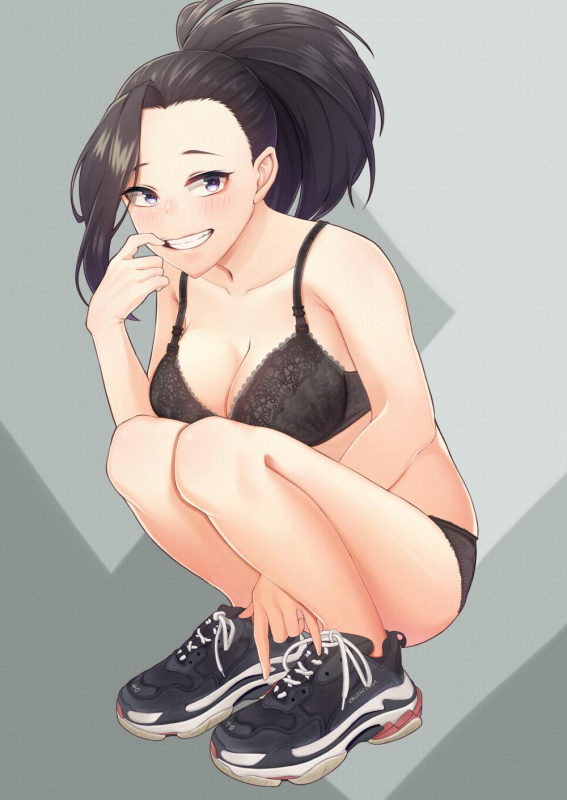 yaoyorozu momo